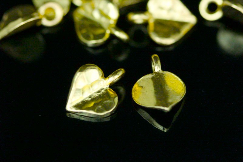 KG-135 Thai karen hill tribe silver 4 gold vermeil heart curve charm hammered