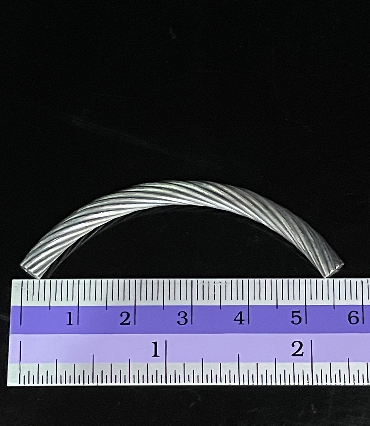 KS-005 Thai karen hill tribe silver white 1 black twist curved tube bead