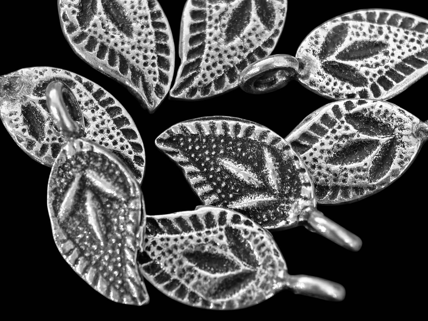 KA-050 thai karen hill tribe handmade silver 4 leaf charm