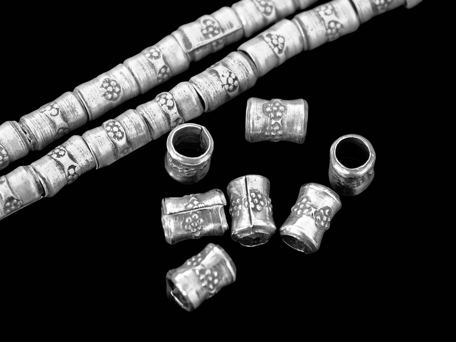 KC-011 Thai Karen hill tribe silver 30 fancy print tube bead