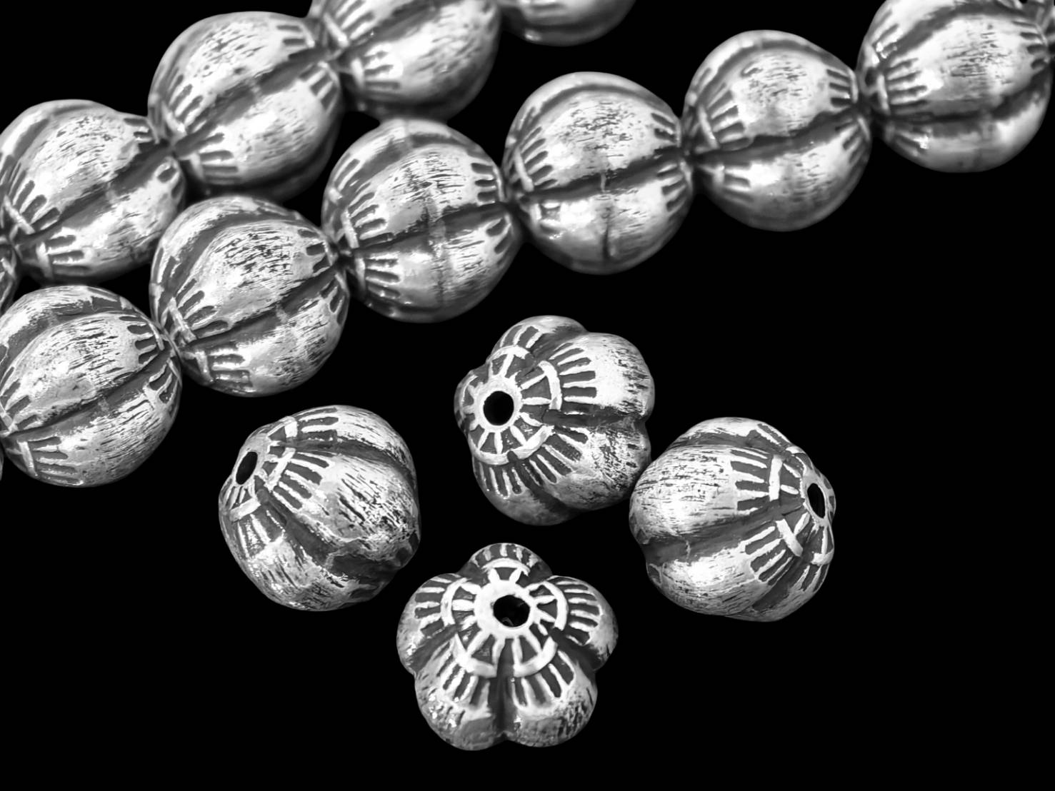 KD-015 thai karen hill tribe silver 4 garlic shape puffy beads