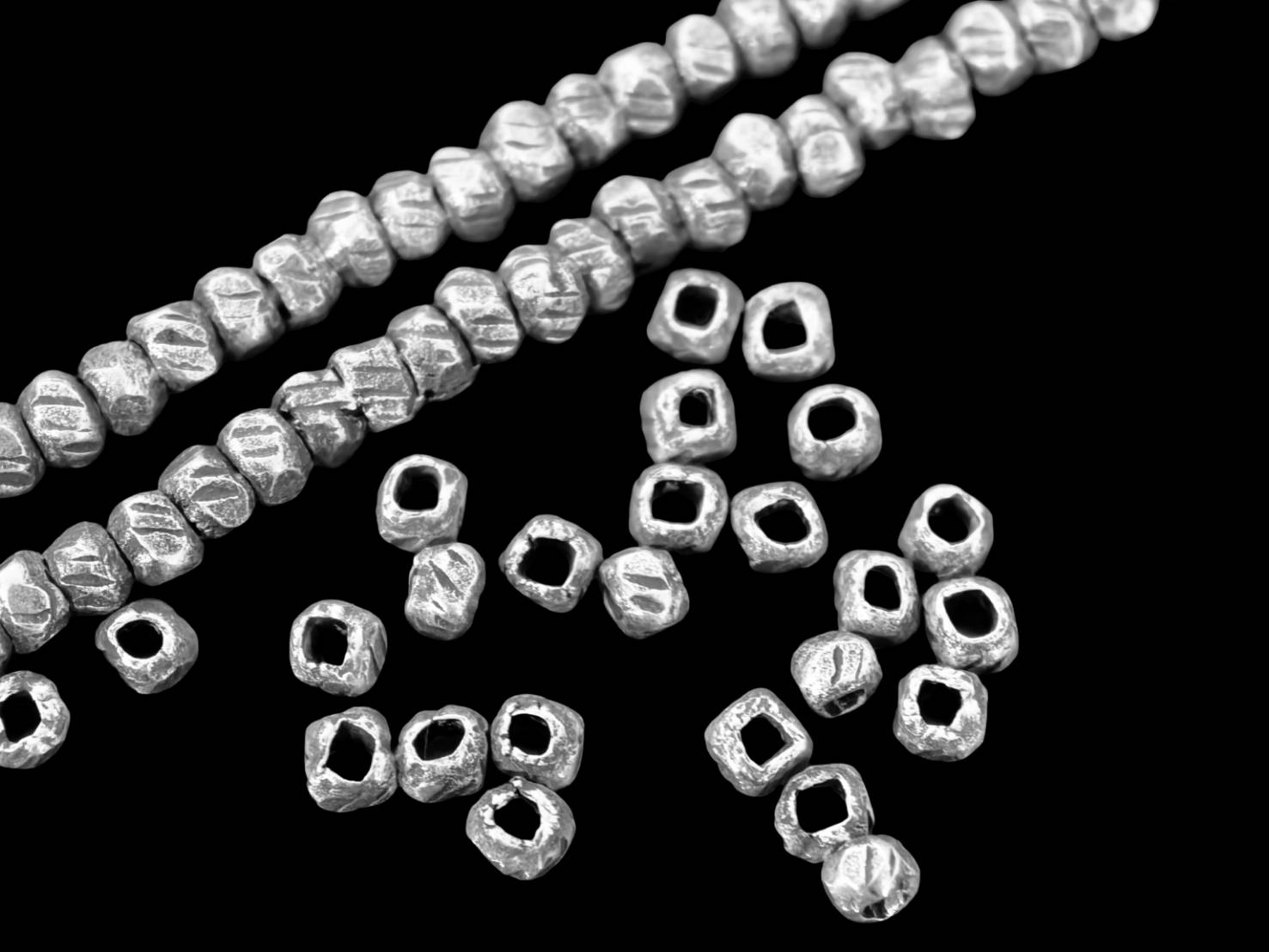 KI-022 Thai karen hill tribe silver 100 scratched mini bead