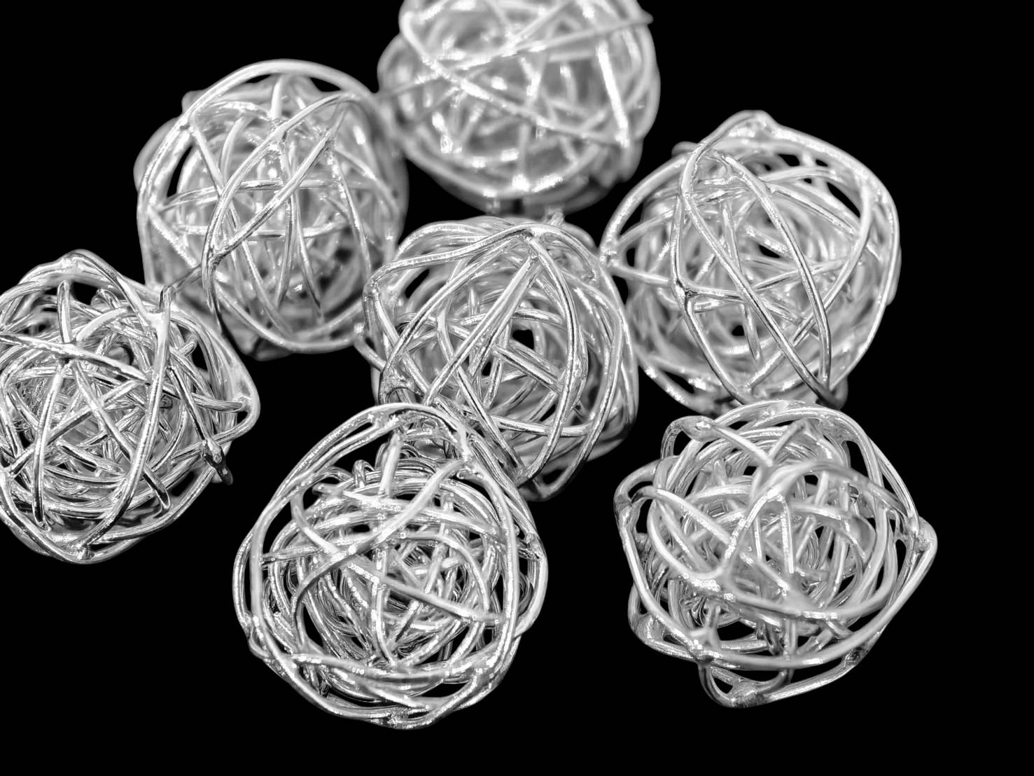 KW-004 Thai karen hill tribe silver white 6 small wire ball bead