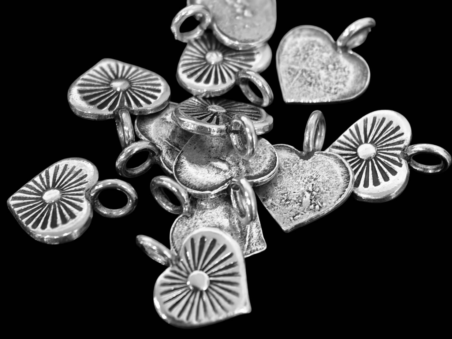 1KH-010 Thai karen hill tribe silver 6 fancy heart print charms