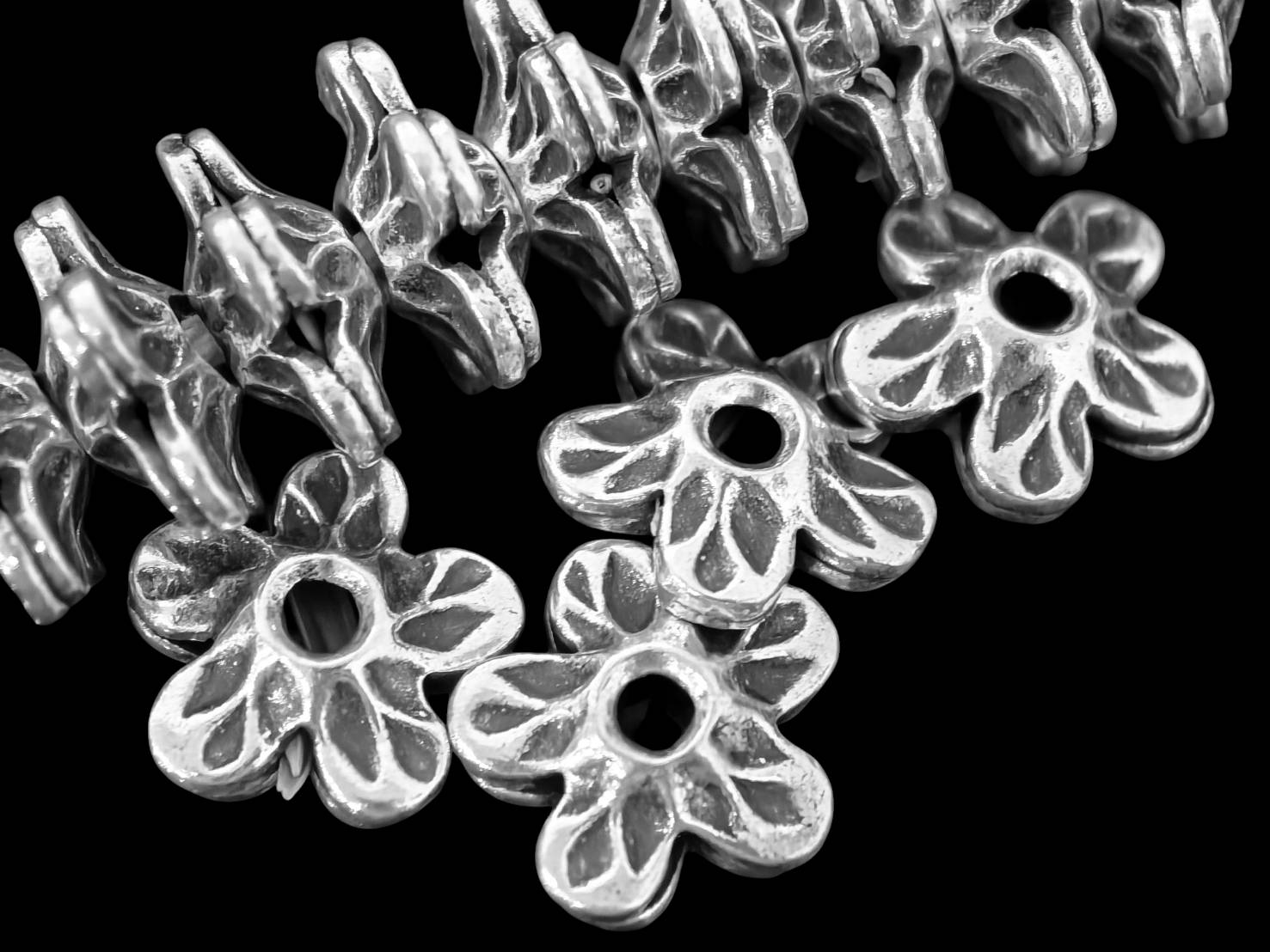 2KH-004 thai karen hill tribe silver 4 flower bead