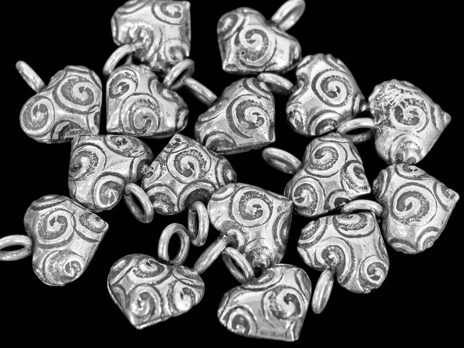 3KH-024 Thai karen hill tribe handmade silver 6 fancy heart charm