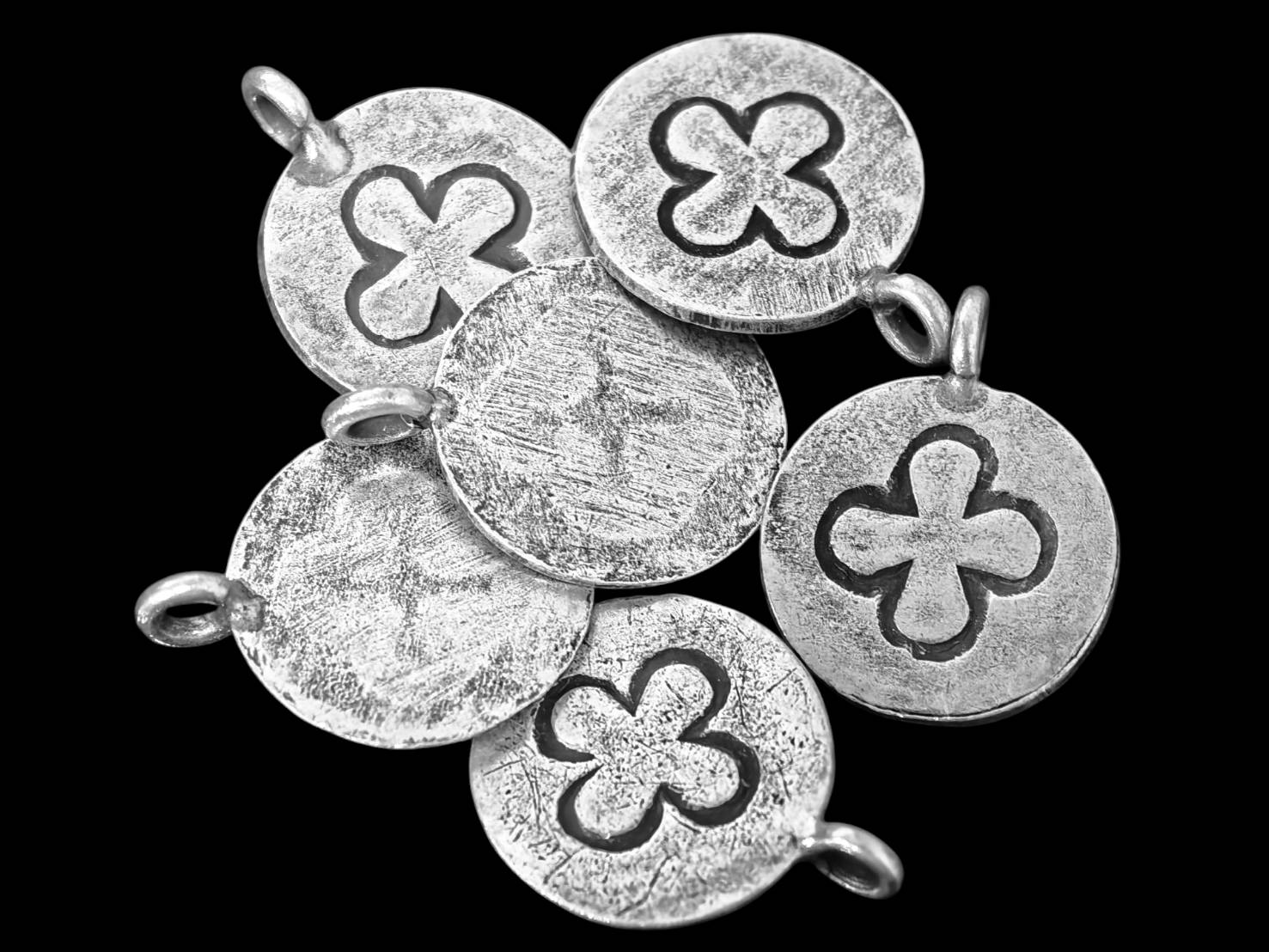 3KH-033 Thai karen hill tribe handmade silver 2 flower print round charm