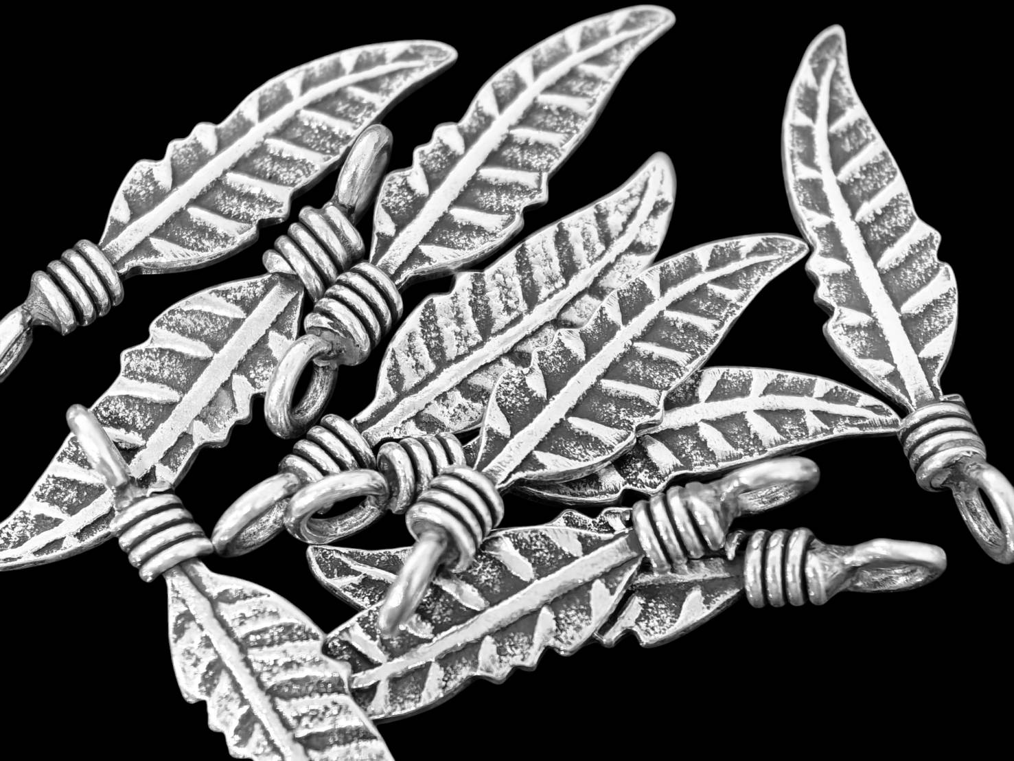 3KH-034 Thai karen hill tribe silver 4 leaf charm