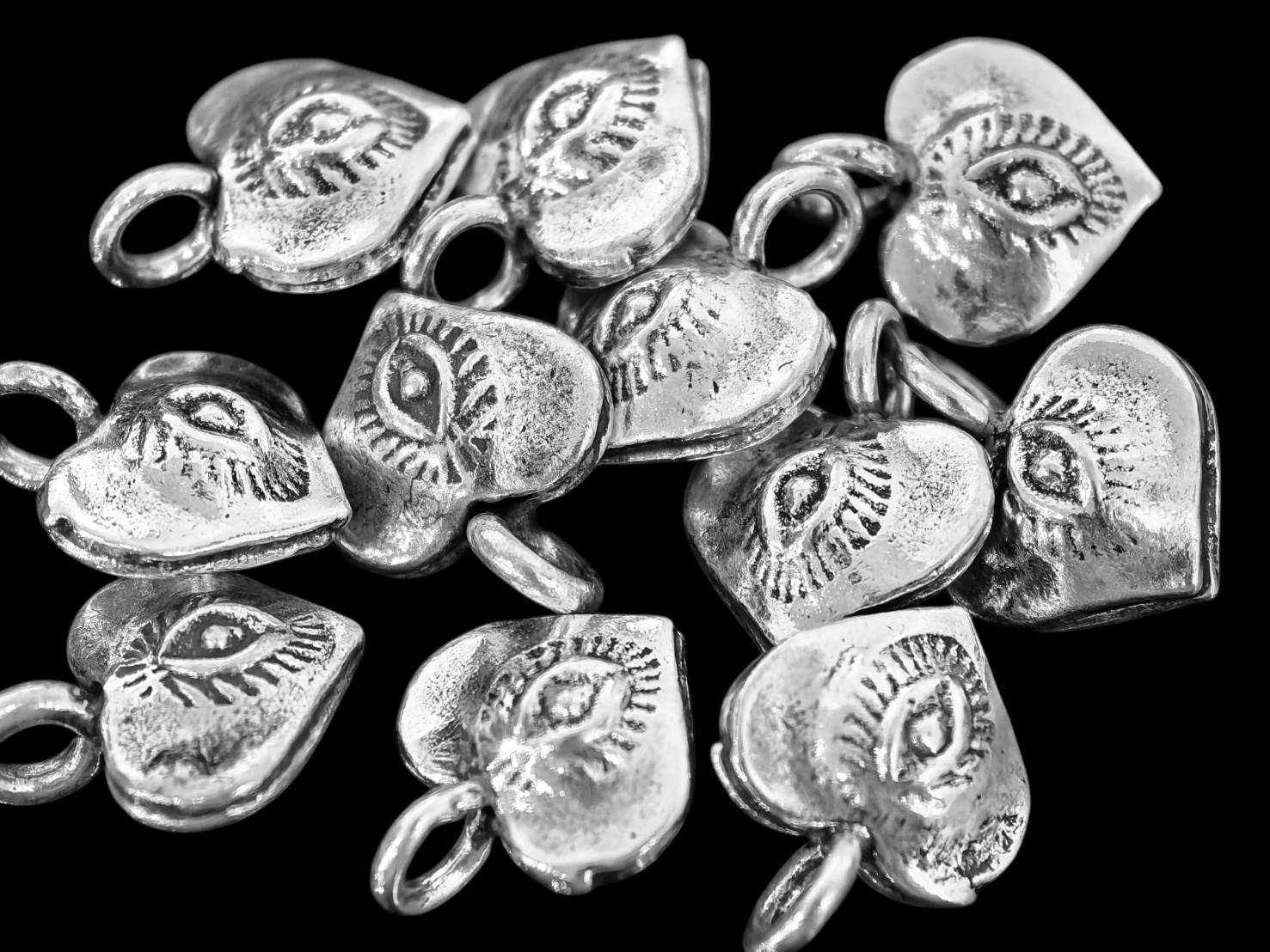 3KH-063 Thai karen hill tribe handmade silver 4 eye print heart puffy charm