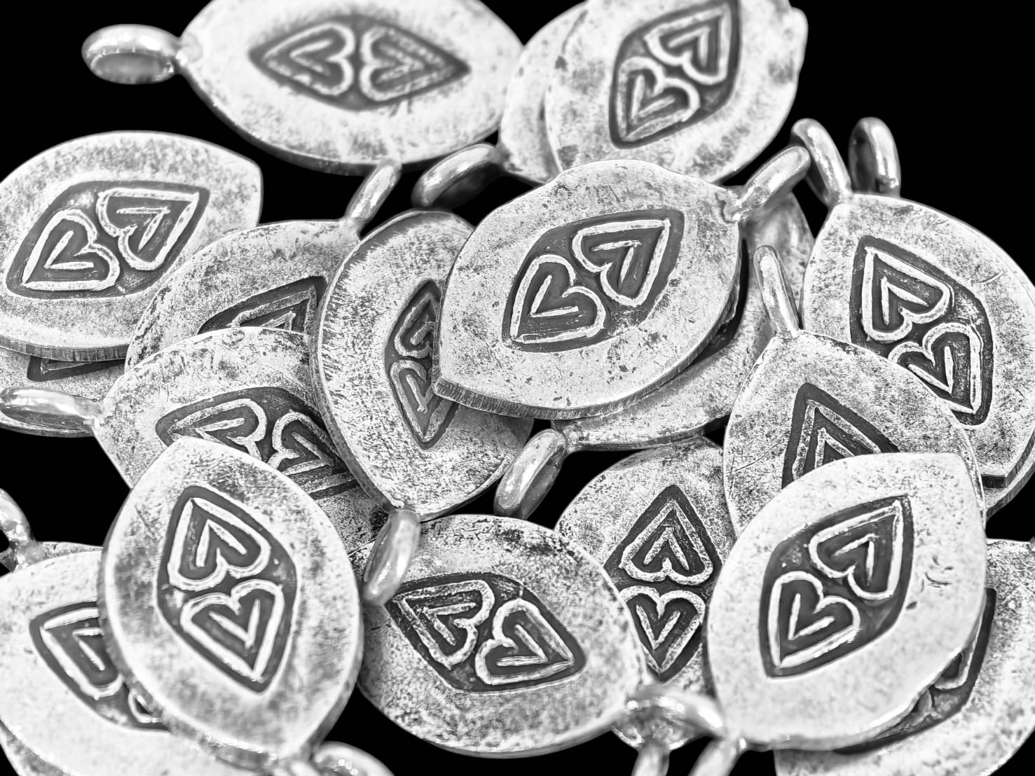 3KH-064 Thai karen hill tribe handmade silver 4 fancy oval shape charm