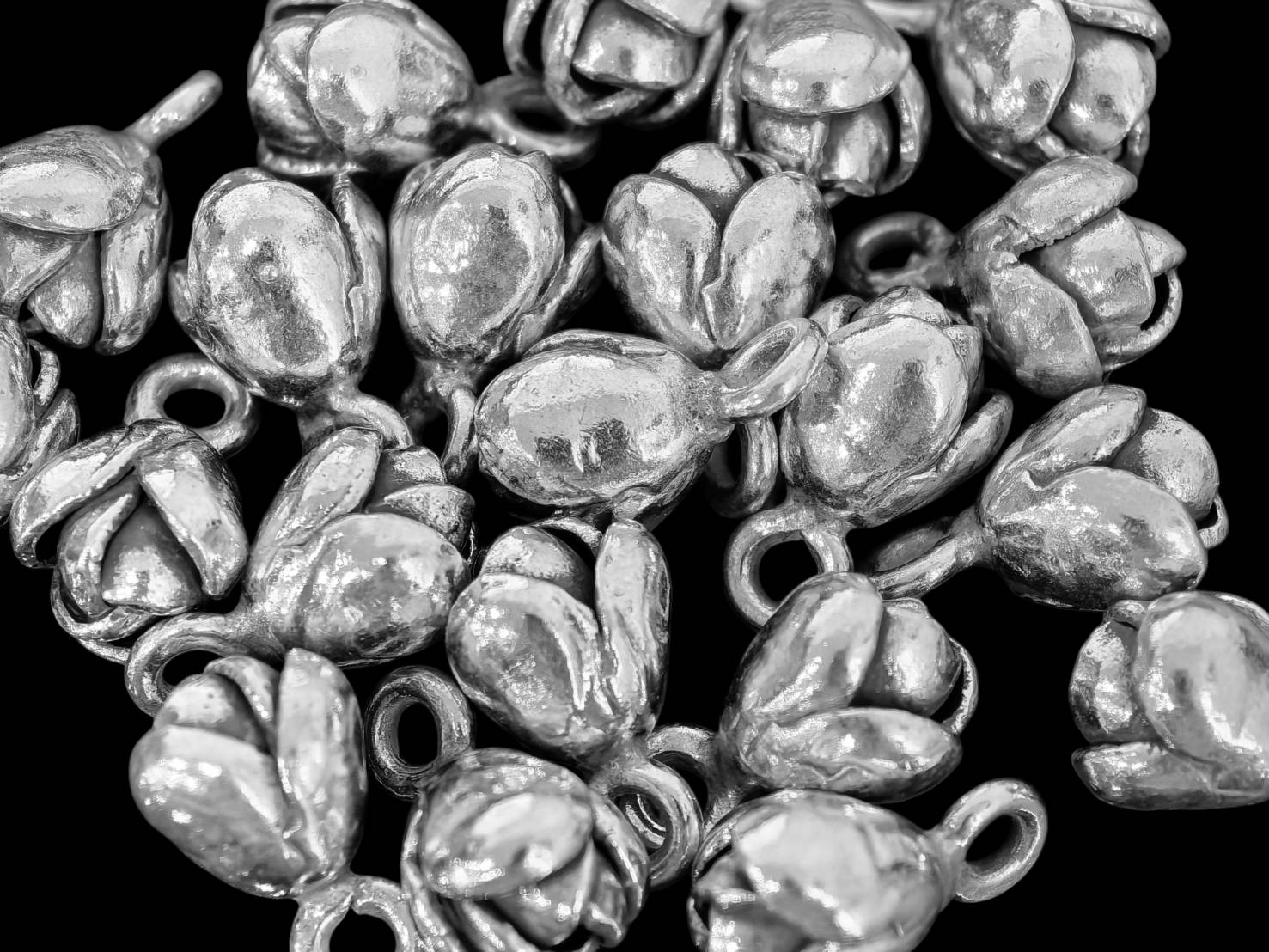 3KH-067 Thai karen hill tribe silver 3 rose charm