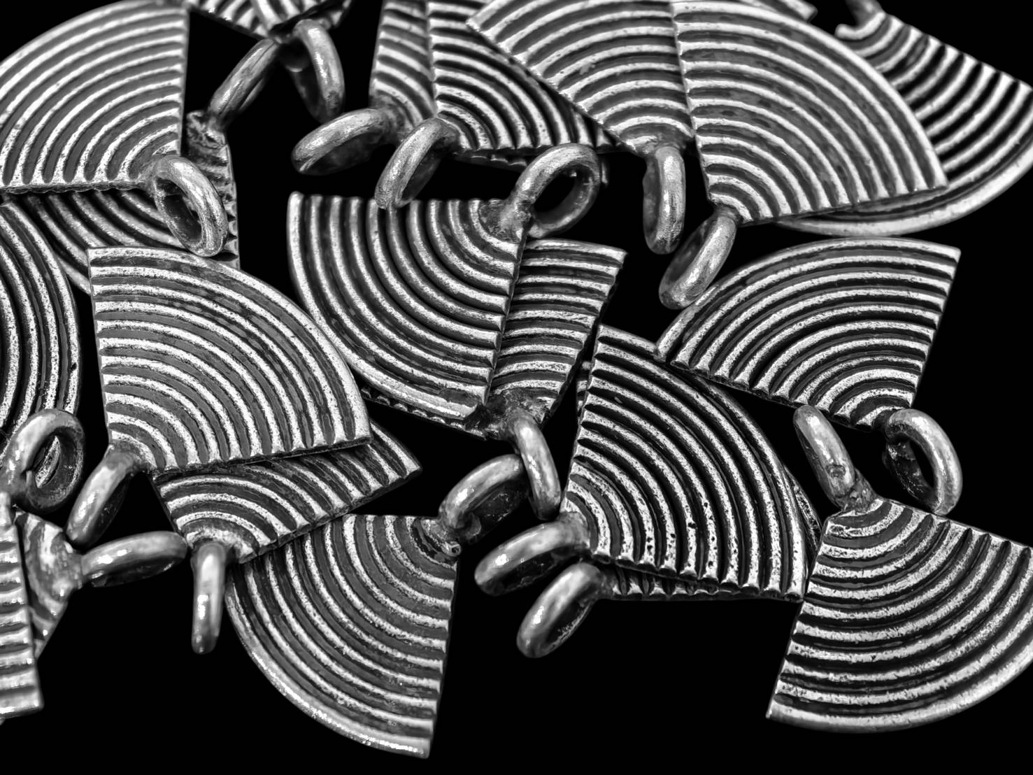 3KH-085 Thai karen hill tribe handmade silver 6 fancy fan charm