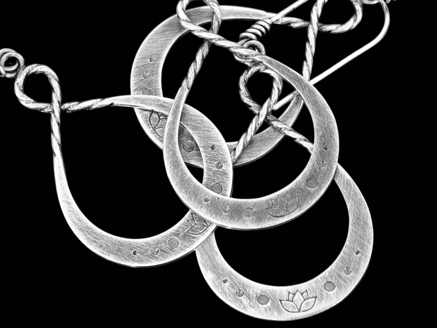 6KH-047 Thai karen hill tribes handmade silver pair small earring