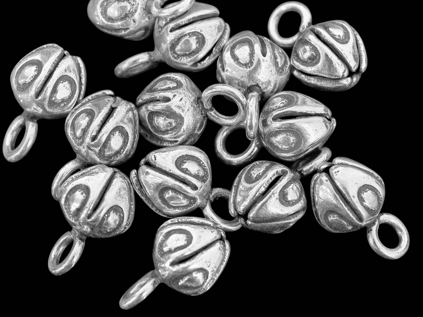 KE-010 thai karen hill tribe handmade silver 4 flower charm