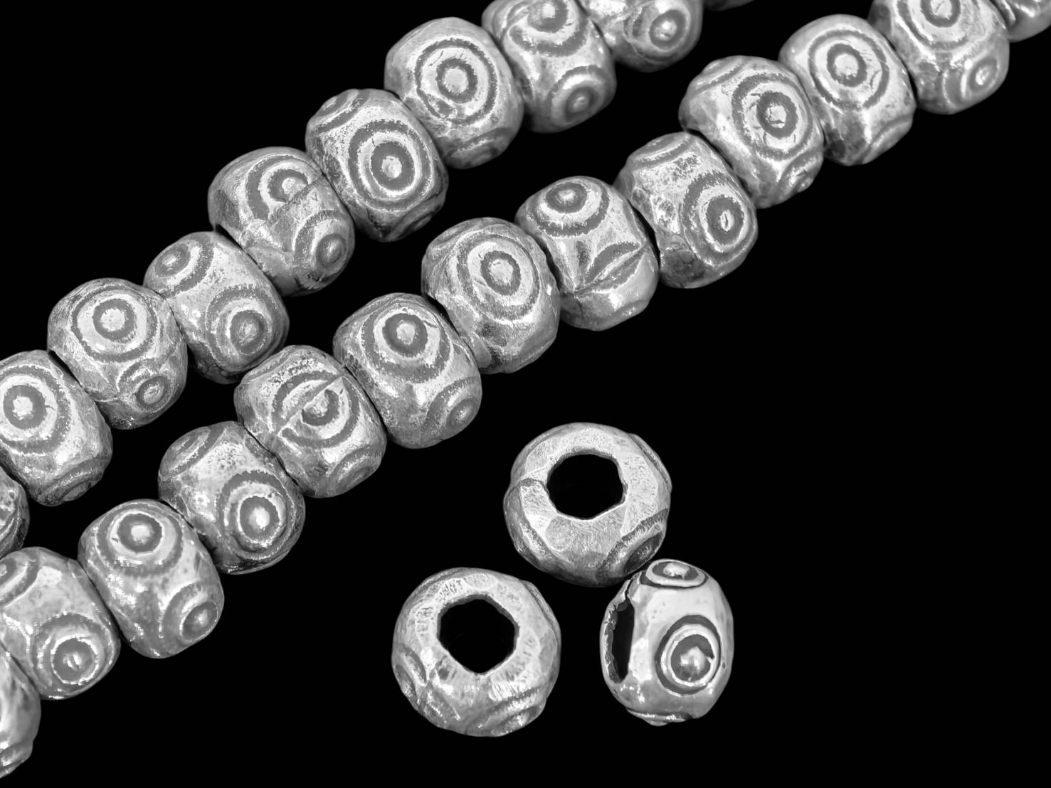 KK-022 Thai Karen hill tribe silver 10 fancy print donut shape bead