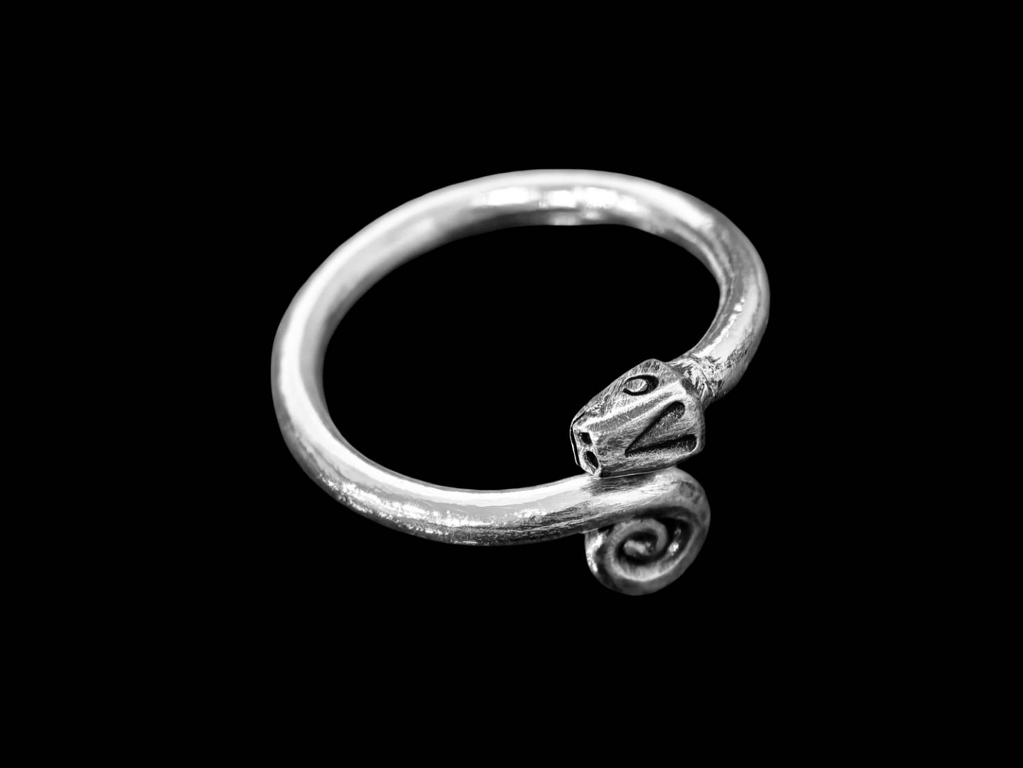 KY-044 thai karen hill tribe handmade silver snake ring