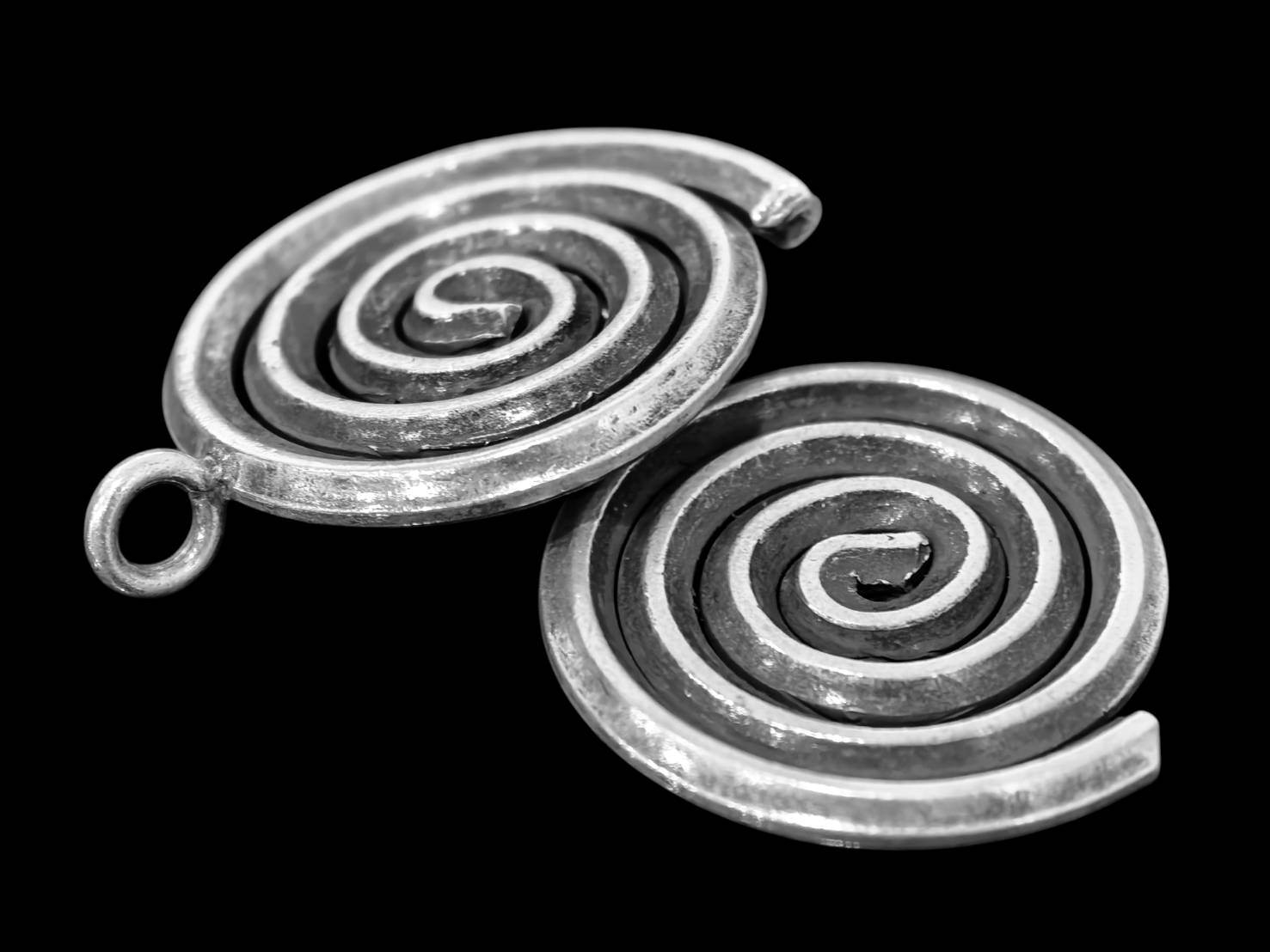 1KH-006 thai karen hill tribe handmade silver 1 spiral charm