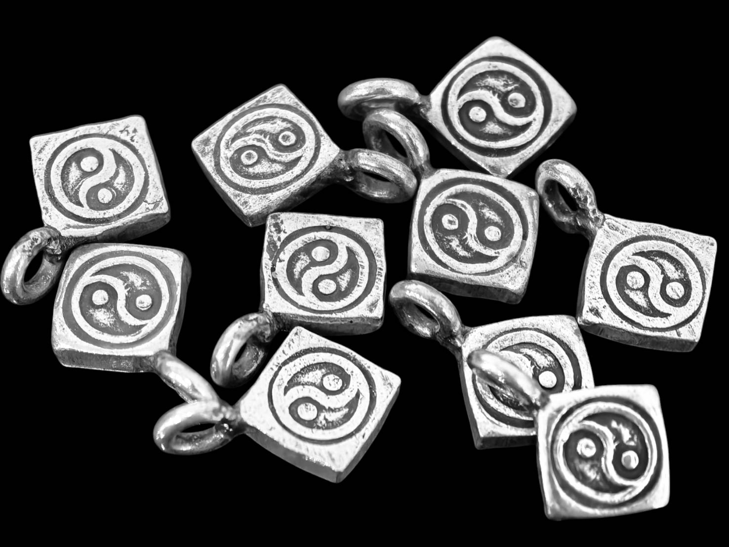 1KH-007 Thai karen hill tribe silver 6 Chinese style square charms