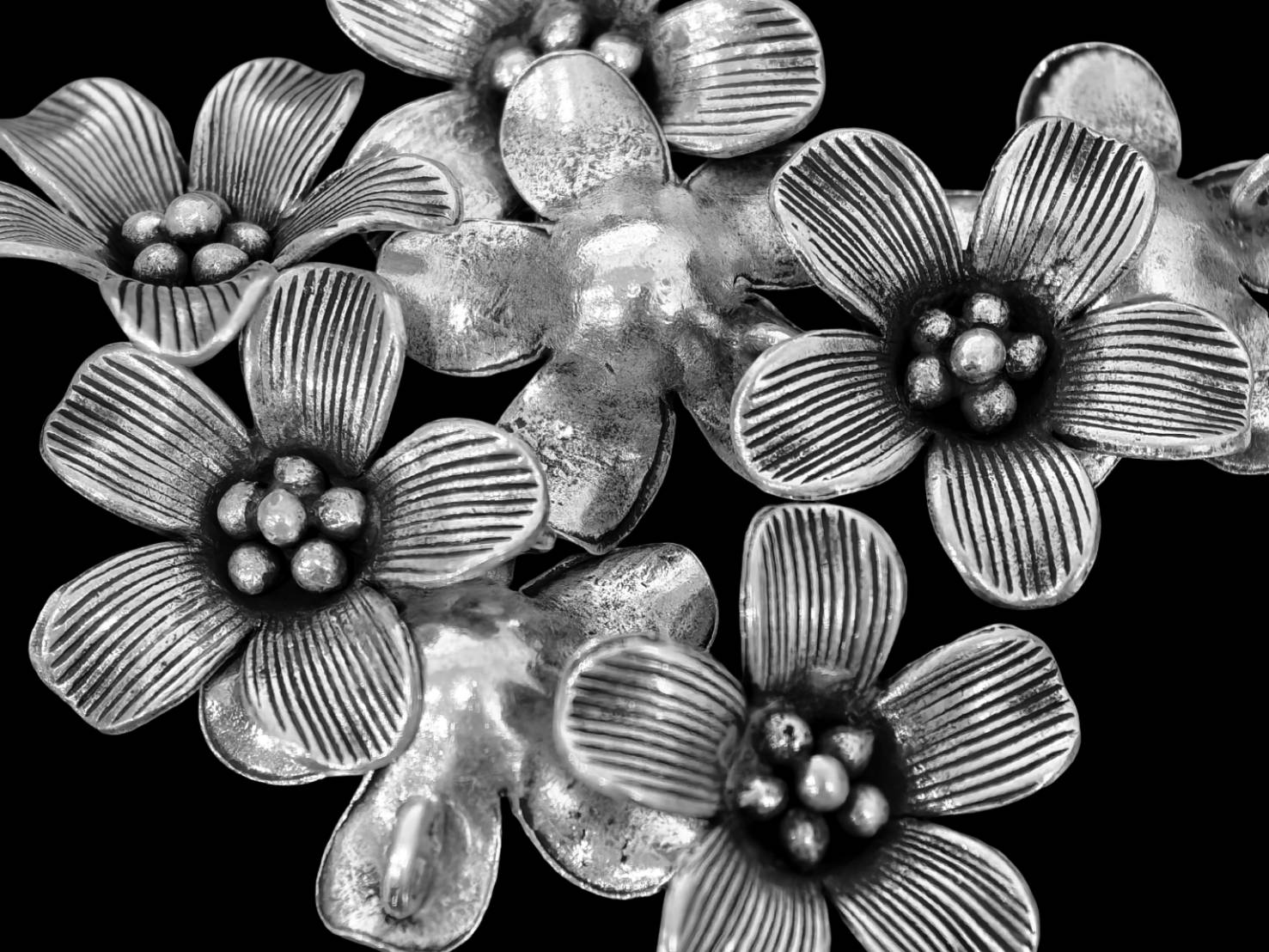 4KH-038 thai karen hill tribe silver 2 flower charm