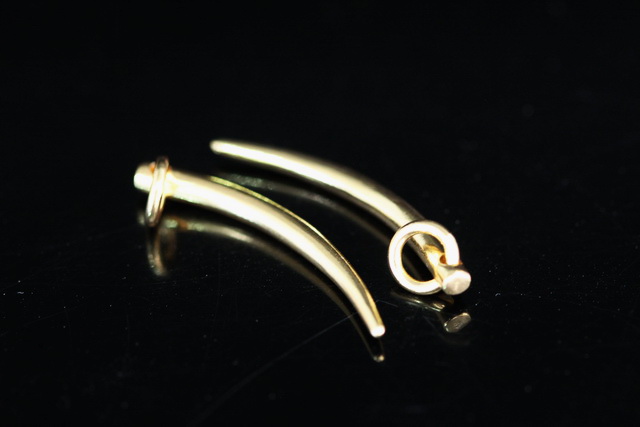 KG-578 thai karen hill tribe handmade silver 4 gold vermeil tusk shape charm with hoop