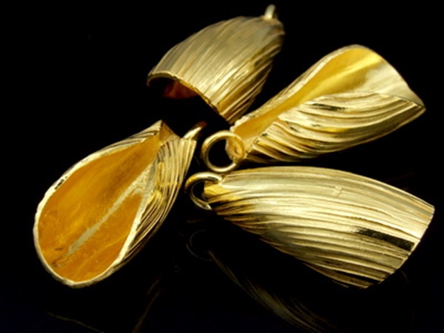 KG-424 24K gold vermeil thai karen hill tribe handmade silver 2 Scratch curve petal charm