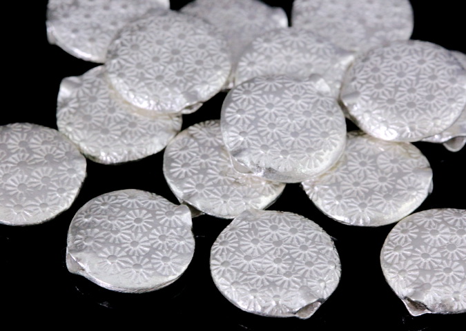 KF-017 Thai karen hill tribe handmade silver 4 daisy print fancy puffy bead