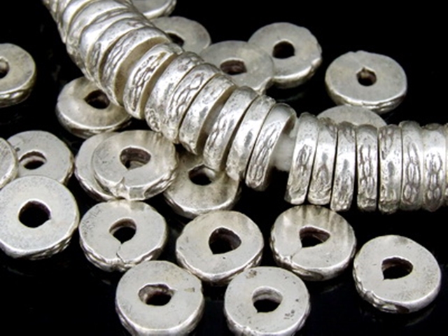 KK-015 Thai karen hill tribe handmade silver 11 daisy print disc bead