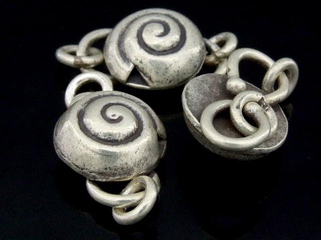 KA-062 Thai karen hill tribe handmade silver 1 sea shell S. clasp