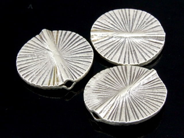 KV-027 Thai karen hill tribe handmade silver 2 scatch round disc bead 