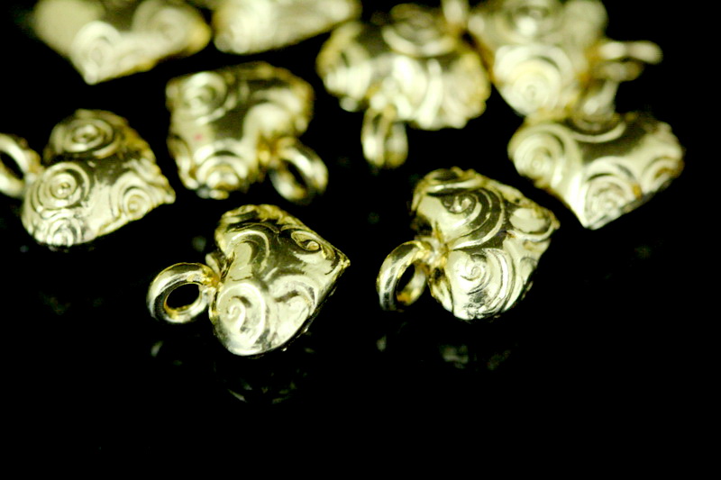 KG-620 Thai karen hill tribe silver 6 gold vermeil fancy heart charm