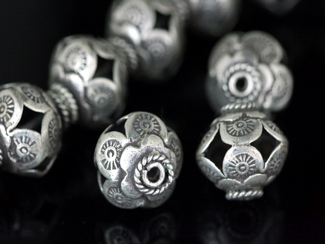KO-007 thai karen hill tribe silver 2 fancy round bead