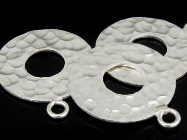 3KH-069 Thai karen hill tribe handmade silver 1 hammered round disc charm