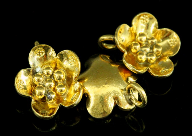 KG-559 Thai karen hill tribes handmade silver 3 gold vermeil medium wild flower charm