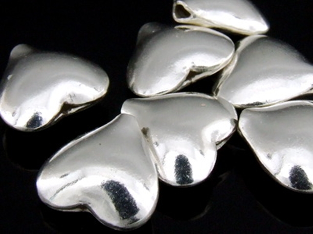KB-004 Thai karen hill tribe handmade silver 5 puffed heart bead