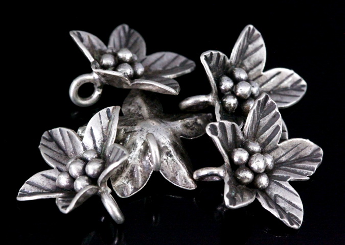 4KH-032 Thai karen hill tribe handmade silver 2 wild flower charm