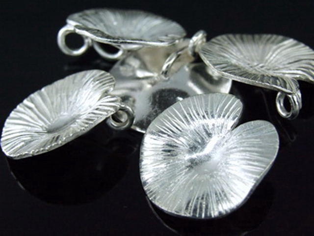 5KH-017 Thai karen hill tribe handmade silver 2 lotus leaf charm