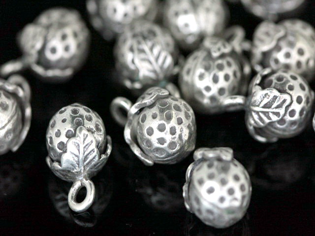 KA-009 Thai karen hill tribe silver 2 strawberry pendants