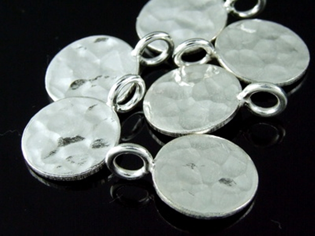 3KH-086 Thai karen hill tribe handmade silver 4 hammered round disc charm