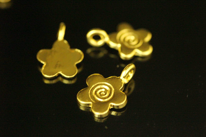 KG-614 24K gold vermeil thai karen hill silver 6 flower charm