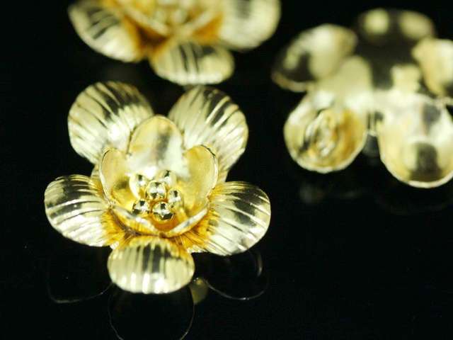 KG-413 Thai karen hill tribe silver 1 gold vermeil flower charm