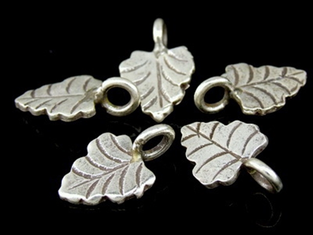 5KH-015 Thai karen hill tribe handmade silver 5 small leaf charm