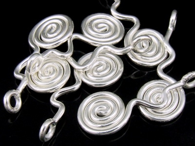 2KH-019 Thai karen hill tribe handmade silver 6 swirl wire charm