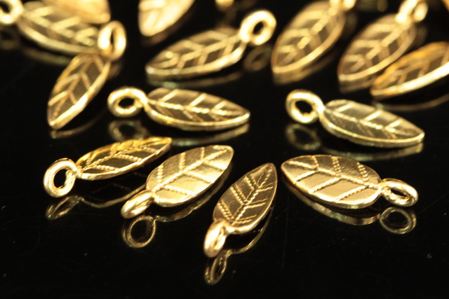 KG-074 Thai Karen Hill Handmade Tribe Silver 6 gold vermeil Small Leaf Charm