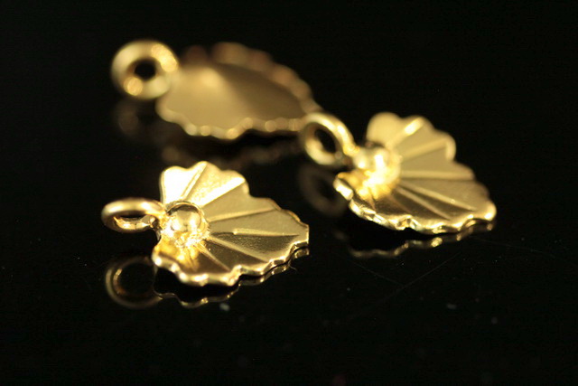 KG-205 Thai karen hill tribes handmade silver 4 gold vermeil small flower charm