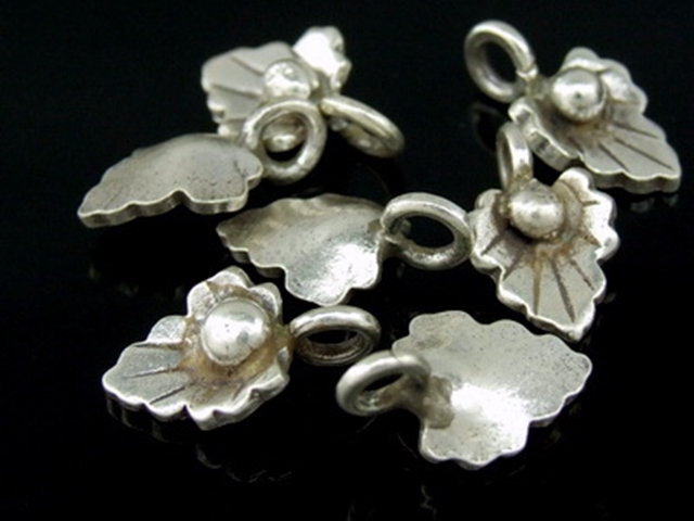 5KH-014 Thai karen hill tribe handmade silver 5 small flower charm
