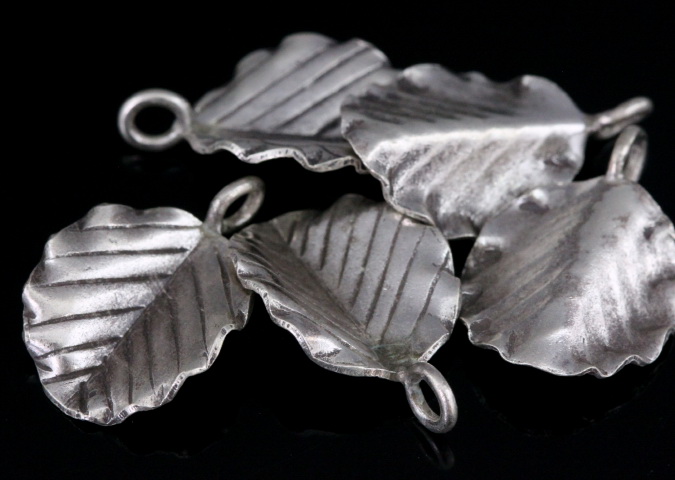 5KH-002 Thai karen hill tribe silver 3 leaf charm