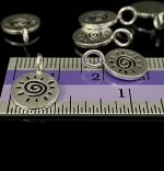 2KH-013 Thai karen hill tribe silver 4 Sun print round disc charm 10mm.