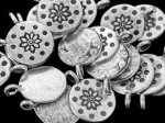 3KH-038 Thai karen hill tribe silver 4 flower print round charm