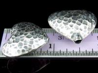 8KH-020 Thai karen hill tribe handmade silver 1 black&white hammered heart puffy bead