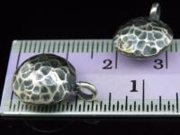 8KH-073 Thai karen hill handmade silver 1 Black&white hammered round puffy charm